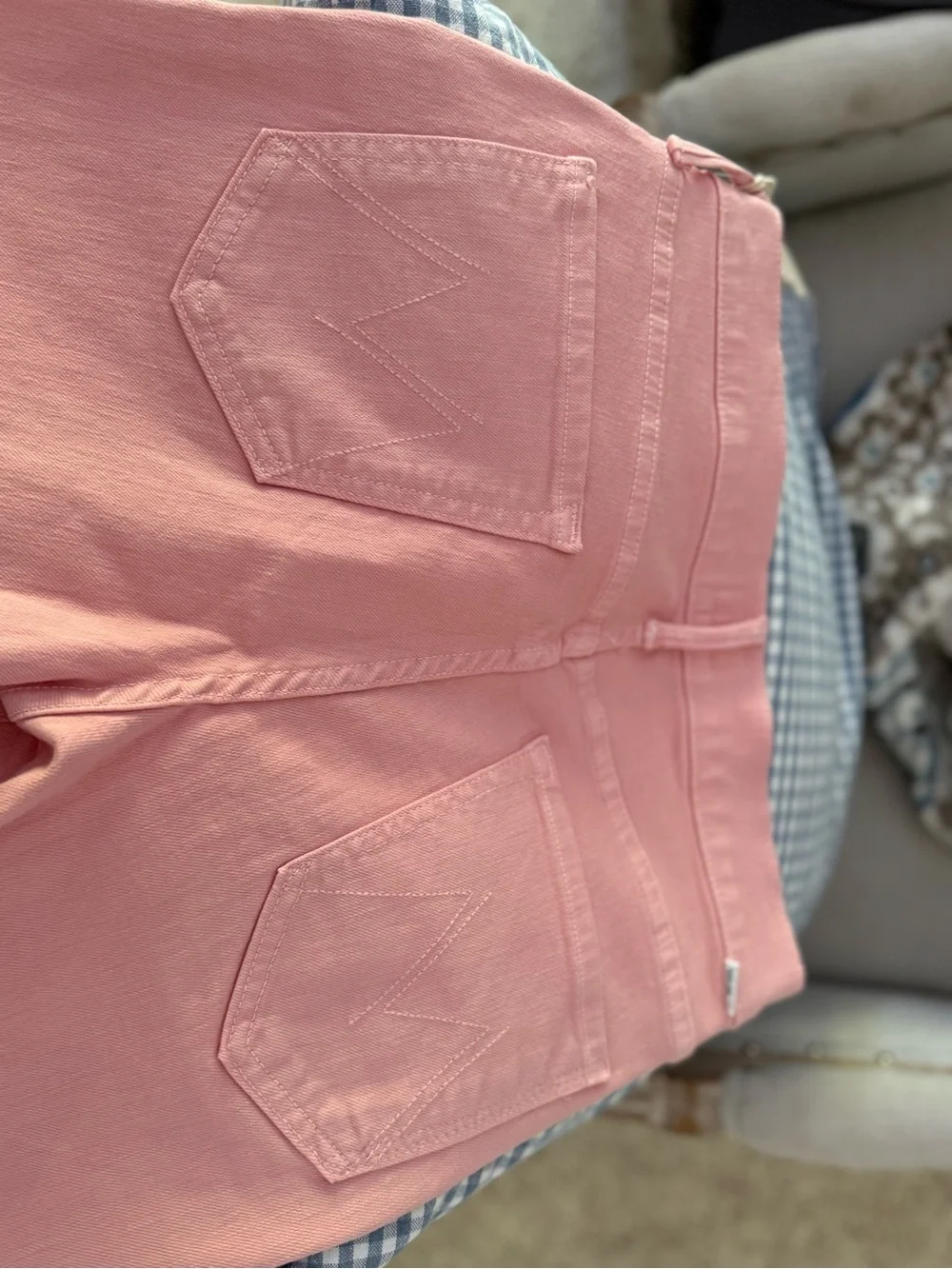 MOTHER Straight-Leg High-Rise Jeans in Dusty Pink - Picture 4 of 9